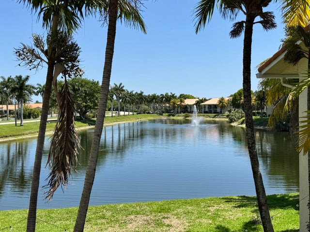 4 of 14 - 1453 Lake Crystal Dr #h, West Palm Beach, FL