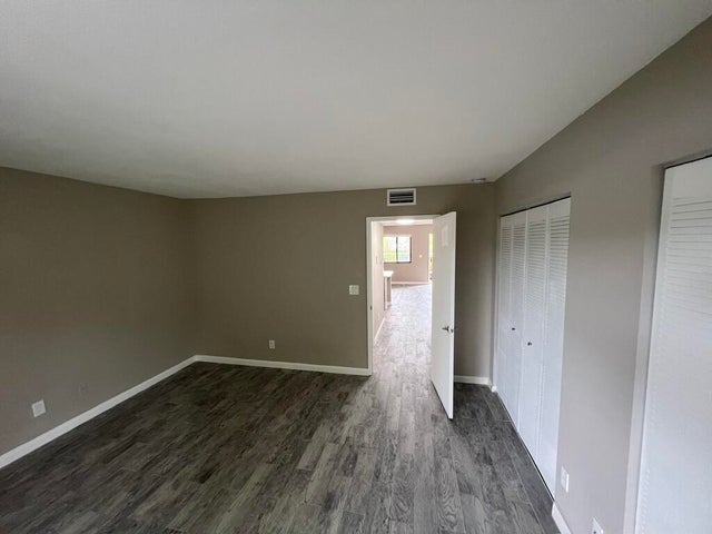 4 of 7 - 1432 Meadows Cir W, Boynton Beach, FL