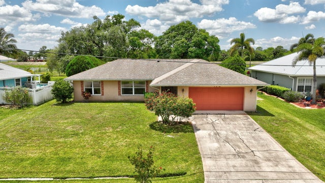 1 of 31 - 472 Sw Aster Rd, Port Saint Lucie, FL