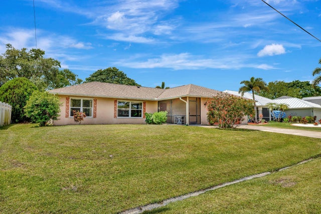 2 of 31 - 472 Sw Aster Rd, Port Saint Lucie, FL