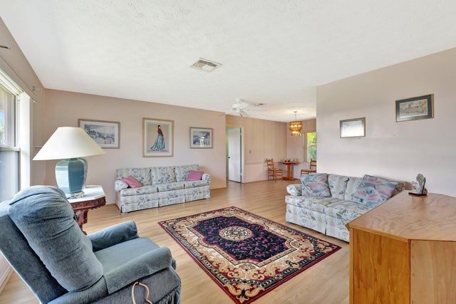 4 of 31 - 472 Sw Aster Rd, Port Saint Lucie, FL