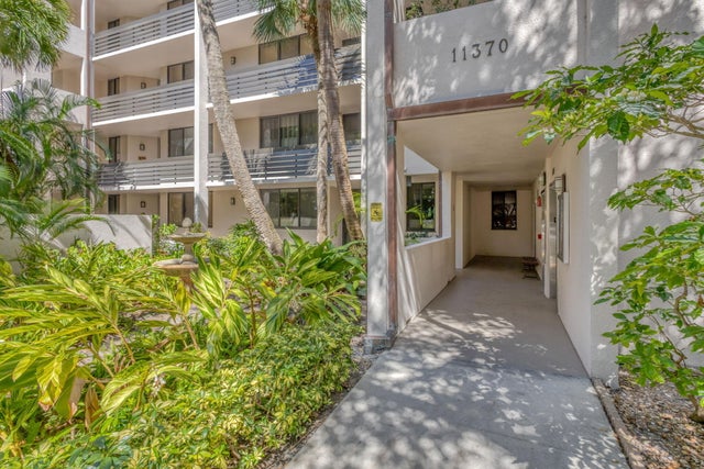 2 of 42 - 11370 Twelve Oaks Way #218, North Palm Beach, FL