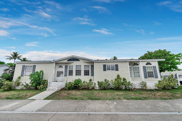 2 of 25 - 181 Plantation Boulevard Nw, Lake Worth, FL