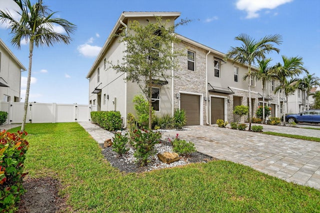 1 of 65 - 8606 Via Mar Rosso, Lake Worth, FL