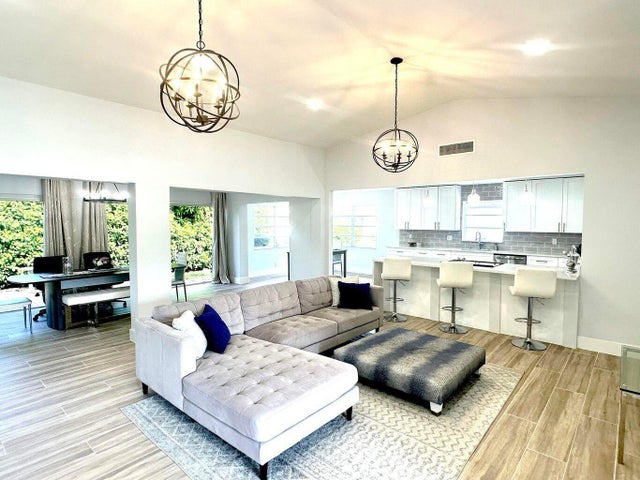 1 of 13 - 10723 Greentrail Dr S, Boynton Beach, FL