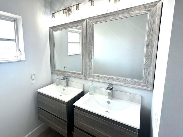 5 of 13 - 10723 Greentrail Dr S, Boynton Beach, FL