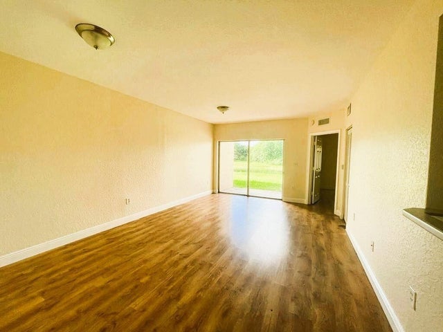 3 of 7 - 1055 Golden Lakes Blvd #213, West Palm Beach, FL