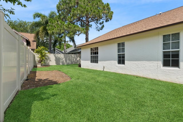 3 of 24 - 12861 Meadowbend Dr, Wellington, FL