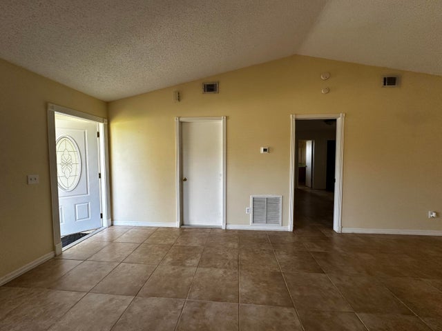 2 of 17 - 1433 Sw San Esteban Av, Port Saint Lucie, FL
