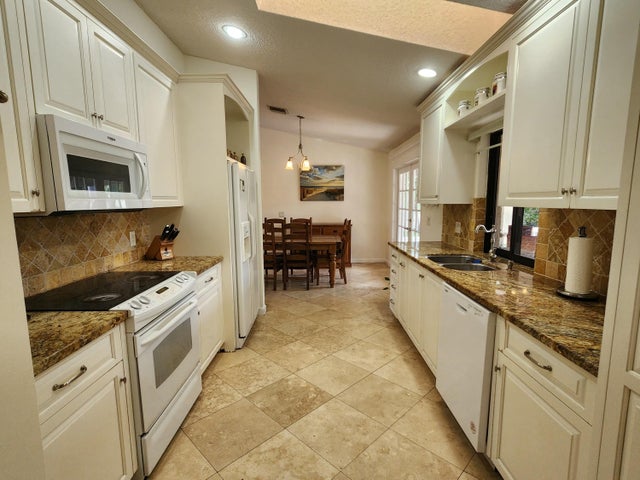 5 of 21 - 1852 Wisteria Street, Wellington, FL