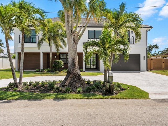 2 of 47 - 8 Leeward Cir, Tequesta, FL