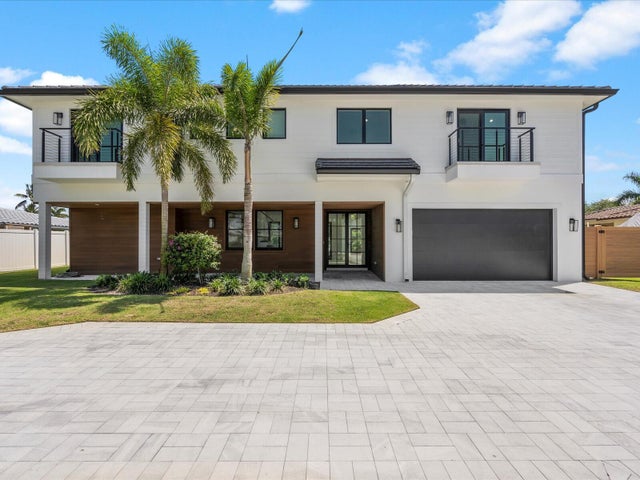 4 of 47 - 8 Leeward Cir, Tequesta, FL