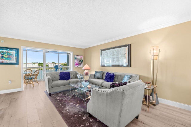 4 of 60 - 14112 Huntington Pointe Dr #401, Delray Beach, FL