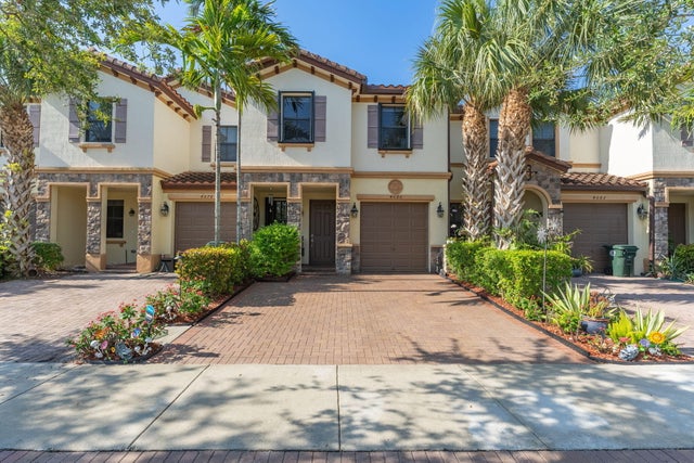 1 of 26 - 4080 Devenshire Ct, Coconut Creek, FL