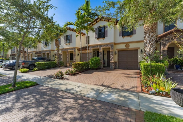 2 of 26 - 4080 Devenshire Ct, Coconut Creek, FL