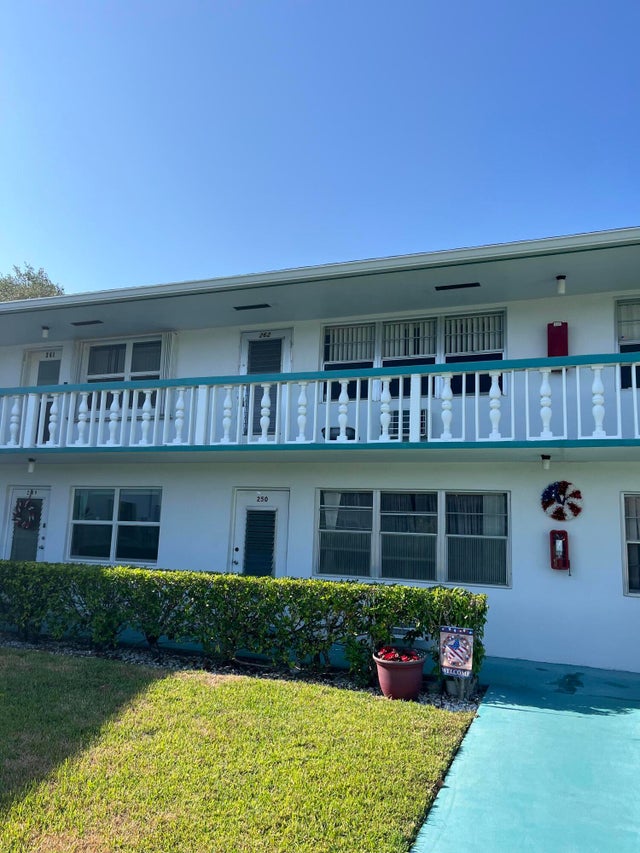 2 of 28 - 262 Sussex M, West Palm Beach, FL