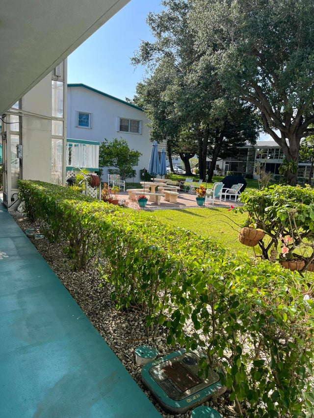 3 of 28 - 262 Sussex M, West Palm Beach, FL