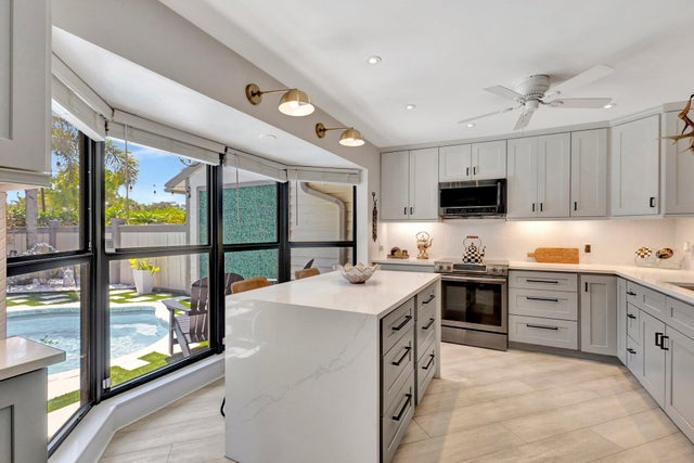 2 of 50 - 13400 Bedford Mews Court, Wellington, FL