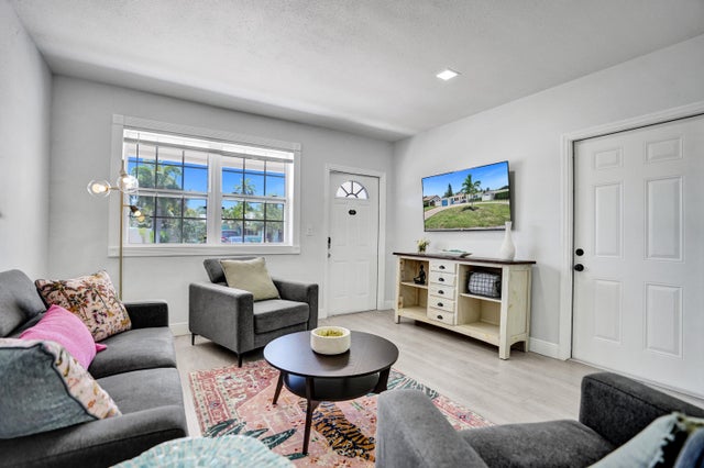 4 of 28 - 2661 Ne 20th Street, Pompano Beach, FL