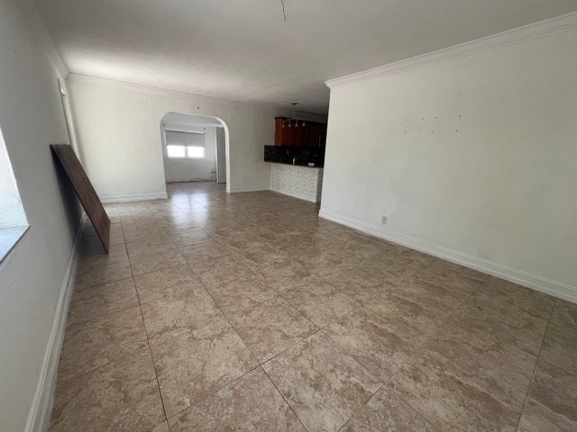 3 of 15 - 711 Fernwood Drive, West Palm Beach, FL