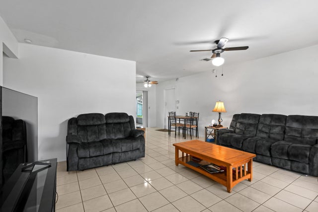 3 of 23 - 1920 Sw Taurus Lane, Port Saint Lucie, FL