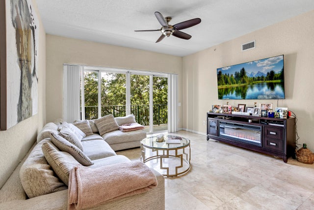 2 of 22 - 1640 Presidential 307 Way #307, West Palm Beach, FL