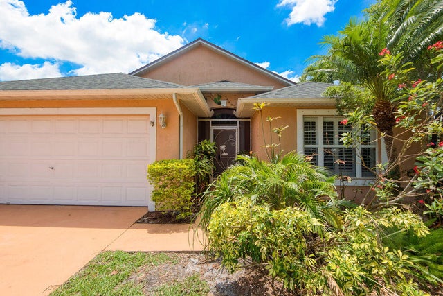 3 of 48 - 520 Sw Cyrilla Trl, Port Saint Lucie, FL