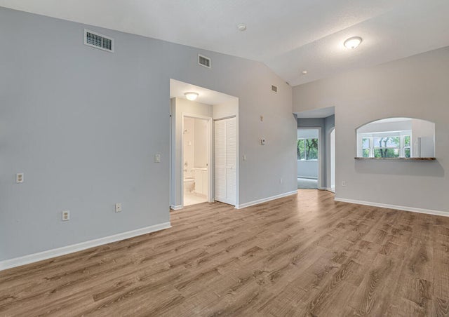5 of 29 - 3810 N Jog Rd #204, West Palm Beach, FL
