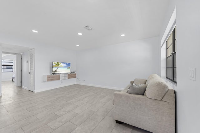 3 of 65 - 234 Capri E, Delray Beach, FL