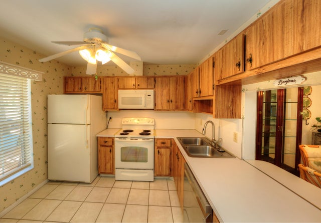 3 of 28 - 545 Covered Bridge Boulevard #b, Lake Worth, FL