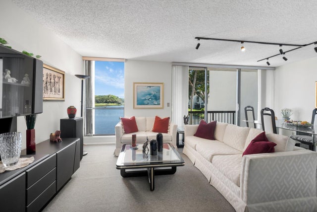 1 of 60 - 805 Bridgewood Place, Boca Raton, FL