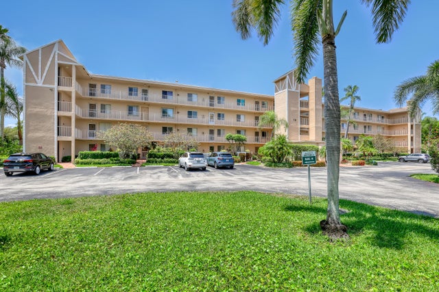 1 of 49 - 6865 Huntington Lane #208, Delray Beach, FL