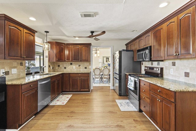 4 of 19 - 1345 Sw Cedar Cove E, Port Saint Lucie, FL
