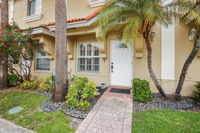 2 of 30 - 6936 Stoney Creek Cir, Lake Worth, FL