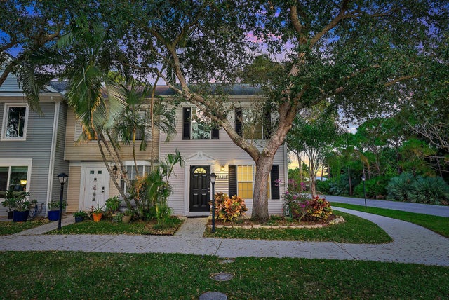 2 of 33 - 301 Georgian Park Drive, Jupiter, FL