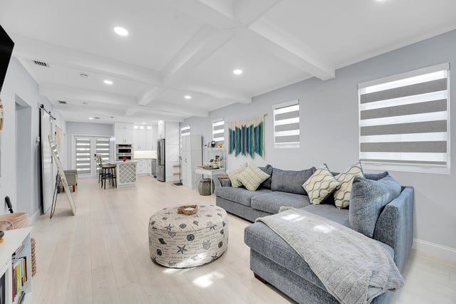 4 of 40 - 1511 S Palmway, Lake Worth Beach, FL