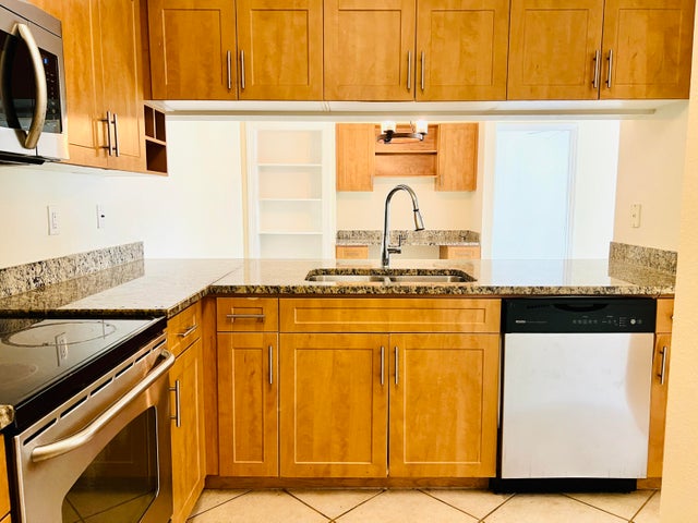 4 of 29 - 6511 Emerald Dunes Drive #308, West Palm Beach, FL
