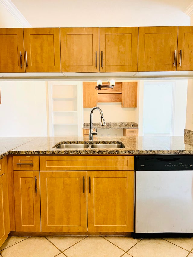 5 of 29 - 6511 Emerald Dunes Drive #308, West Palm Beach, FL