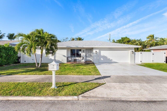 2 of 23 - 220 Fordham Dr, Lake Worth Beach, FL