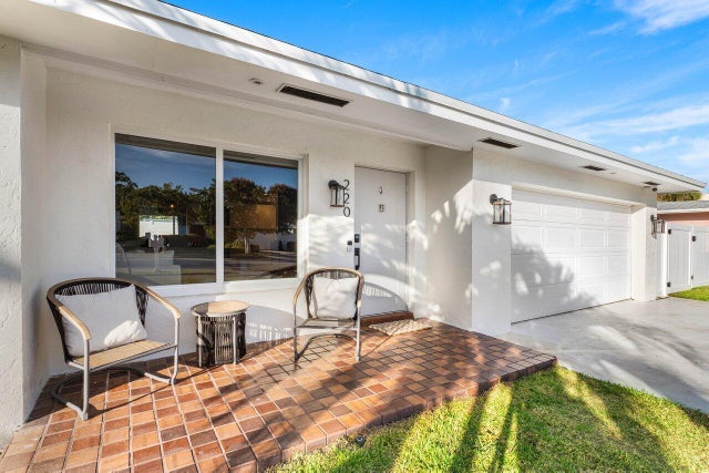 3 of 23 - 220 Fordham Dr, Lake Worth Beach, FL