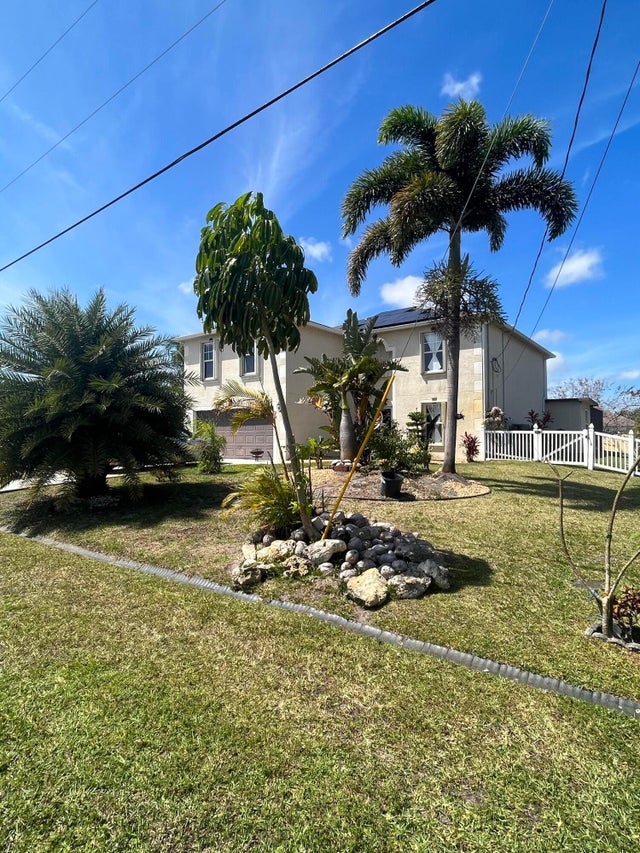 1 of 8 - 991 Se Bywood Av, Port Saint Lucie, FL