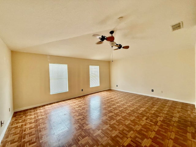 5 of 31 - 991 Se Bywood Avenue, Port Saint Lucie, FL