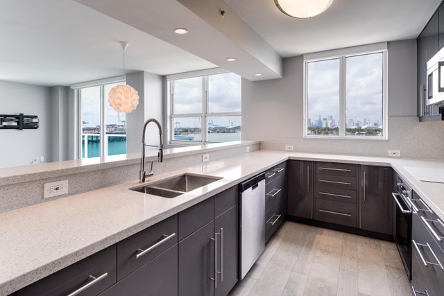 1 of 21 - 650 West Av #701, Miami Beach, FL