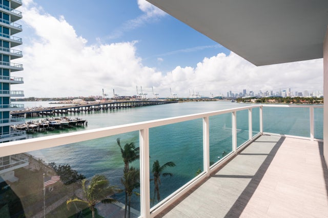 4 of 21 - 650 West Av #701, Miami Beach, FL