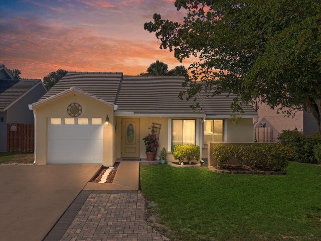 1 of 42 - 6081 Strawberry Fields Wy, Lake Worth, FL