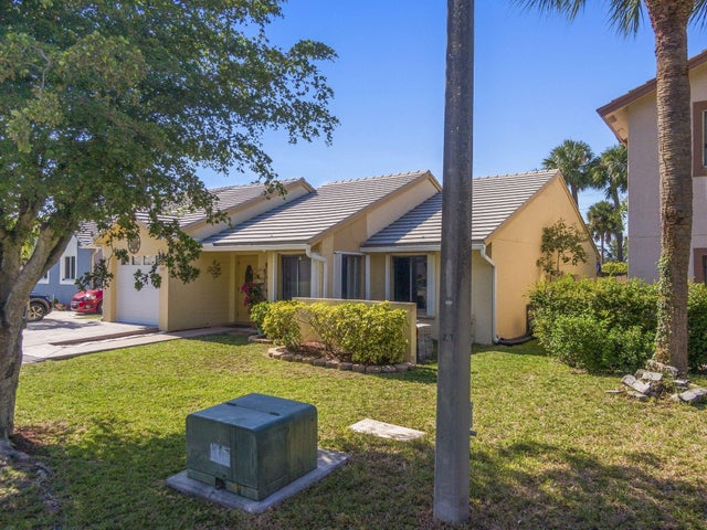4 of 42 - 6081 Strawberry Fields Wy, Lake Worth, FL