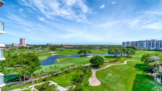 4 of 39 - 220 Se Mizner Blvd #822, Boca Raton, FL