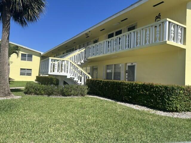 2 of 21 - 105 Sheffield E, West Palm Beach, FL