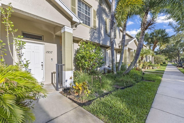 2 of 45 - 1957 Se Avon Park Dr, Port Saint Lucie, FL