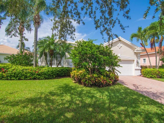 2 of 36 - 1384 W Island Club Square, Vero Beach, FL